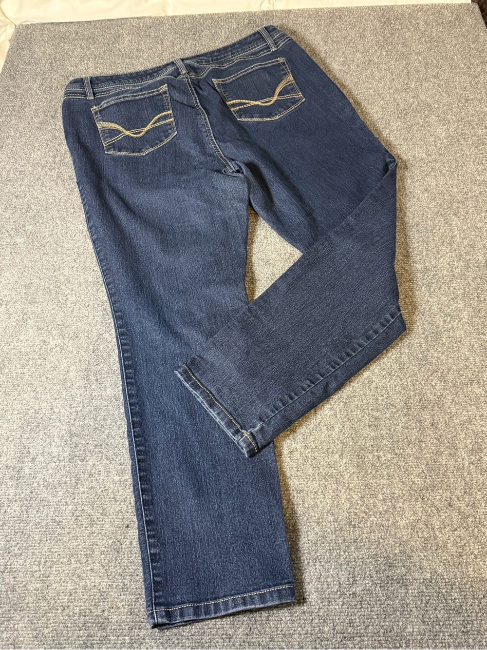 Classic Dark Blue Woman’s Jeans - Comfortable Straight Straight Fit Size 16Short